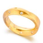 Aliança em Ouro Amarelo 18k e Diamantes, 4mm