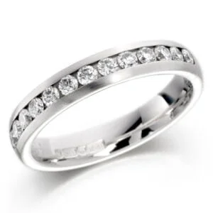 Anel em Ouro Branco 18k e Diamantes, 4mm