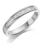 Anel em Ouro Branco 18k e Diamantes, 4mmm