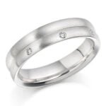 Anel em Ouro Branco 18k e Diamantes, 4mm