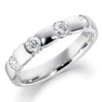 Anel em Ouro Branco 18k e Diamantes, 4mm