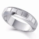 Anel em Ouro Branco 18k. 5mm