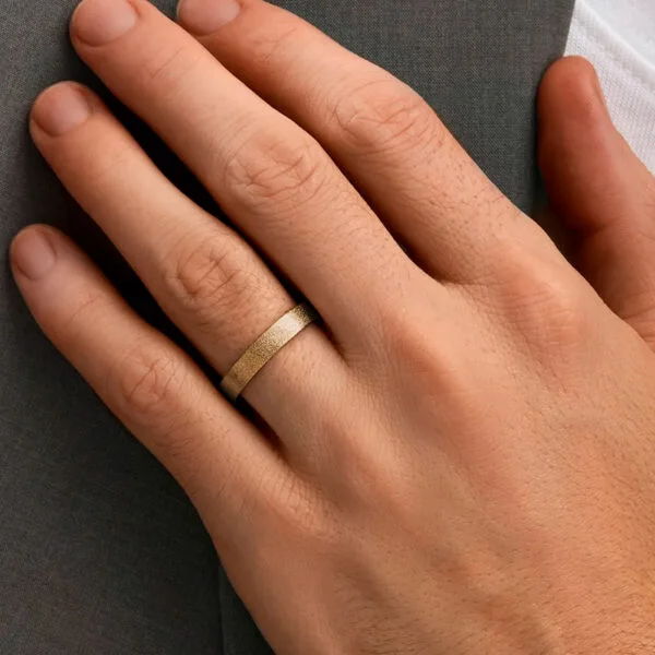 Par de Aliança em Ouro Amarelo 18k e Diamantes - Imagem 2