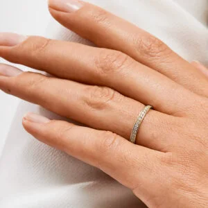 Par de Aliança em Ouro Amarelo 18k e Diamantes - Imagem 3