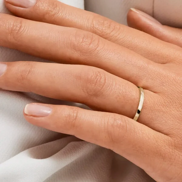 Par de Aliança em Ouro Amarelo 18k e Diamantes - Imagem 3
