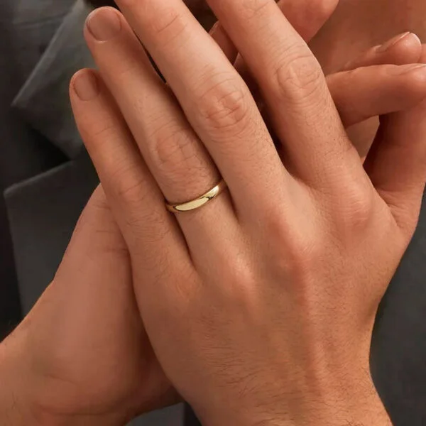 Par de Aliança em Ouro Amarelo 18k e Diamantes - Imagem 2