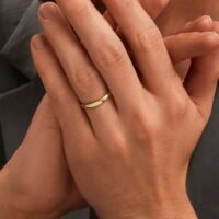 Par de Aliança em Ouro Amarelo 18k e Diamantes - Imagem 2