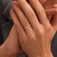 Par de Aliança em Ouro Amarelo 18k e Diamantes - Imagem 2