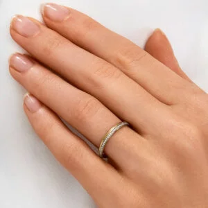 Par de Aliança em Ouro Amarelo 18k e Diamantes - Imagem 3