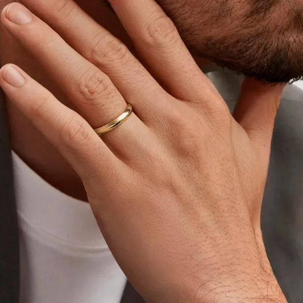 Par de Aliança em Ouro Amarelo 18k e Diamantes - Imagem 2