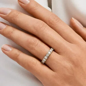 Par de Aliança em Ouro Amarelo 18k e Diamantes - Imagem 3