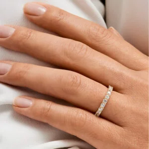 Par de Aliança em Ouro Amarelo 18k e Diamantes - Imagem 3